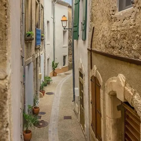 Belle Et Grande Maison De Village Au Bord De L'eau Casa vacanze